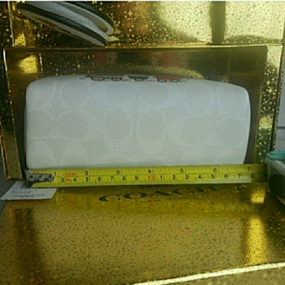 NWT Coach Cosmetic Bag + Mirror Train Boxy Christmas Holiday Train - Picture 11 of 12